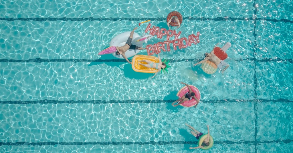 découvrez notre sélection de bouées de piscine pour un été ludique et relaxant. que vous cherchiez des modèles classiques, des flotteurs amusants ou des designs originaux, trouvez le complément parfait pour vos journées ensoleillées au bord de l'eau.